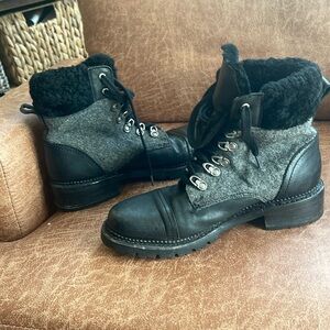 Frye lace up black boots with plaid Size 9